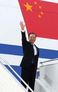 Chinese premiere Wen Jiabao arrives at Palam airport in Delhi on a three day visit.